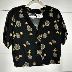 Adorable 90's Crop Top with Large Black Buttons and Rayon Paisley Pattern